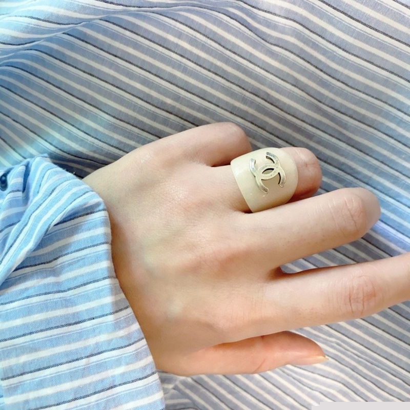Ch*el rings